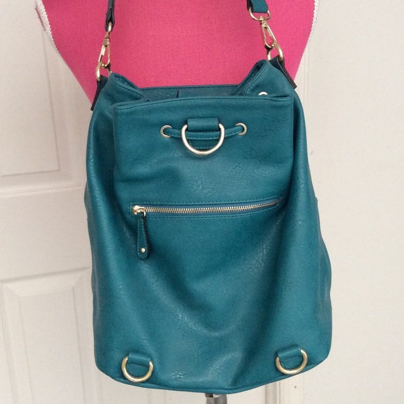 Gorgeous new vegan leather bag/backpack - Picture 3 of 4